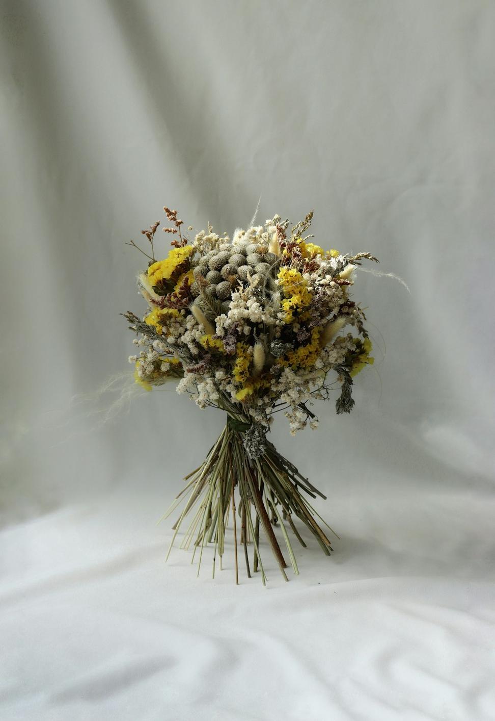 Spider chrysanthemum artistic arrangement